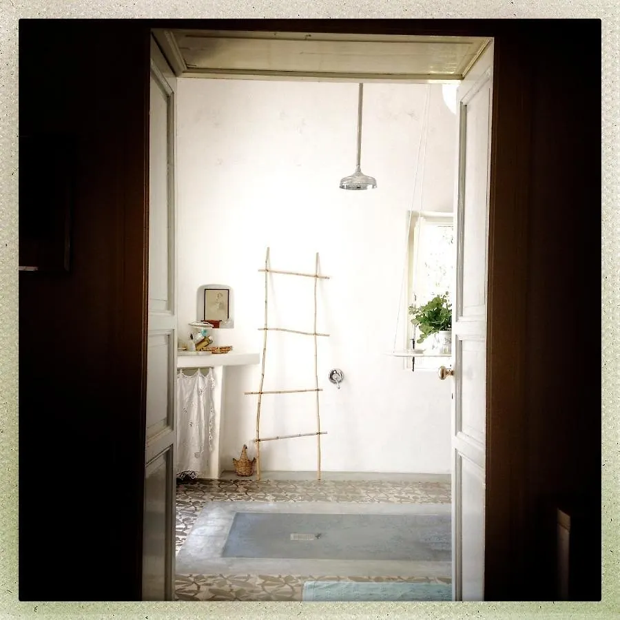 Alicudi Casa 3 Archi B&B 0*,