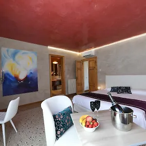 Mio 2*, Venezia Italia