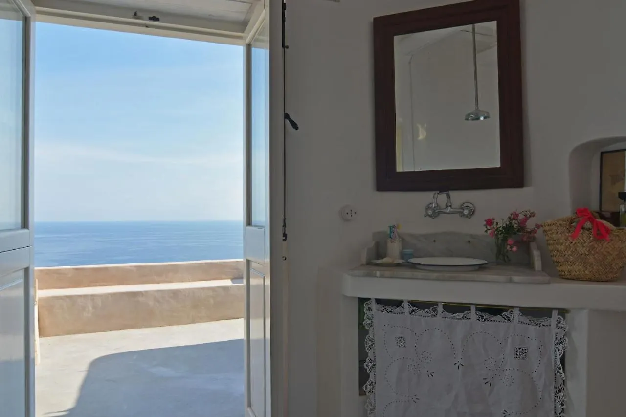 Bed and Breakfast Casa 3 Archi à Alicudi Couette-café
